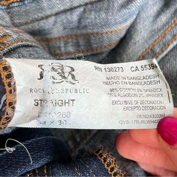Rock & Republic Relaxed Fit Blue Jeans - Picture 5 of 10